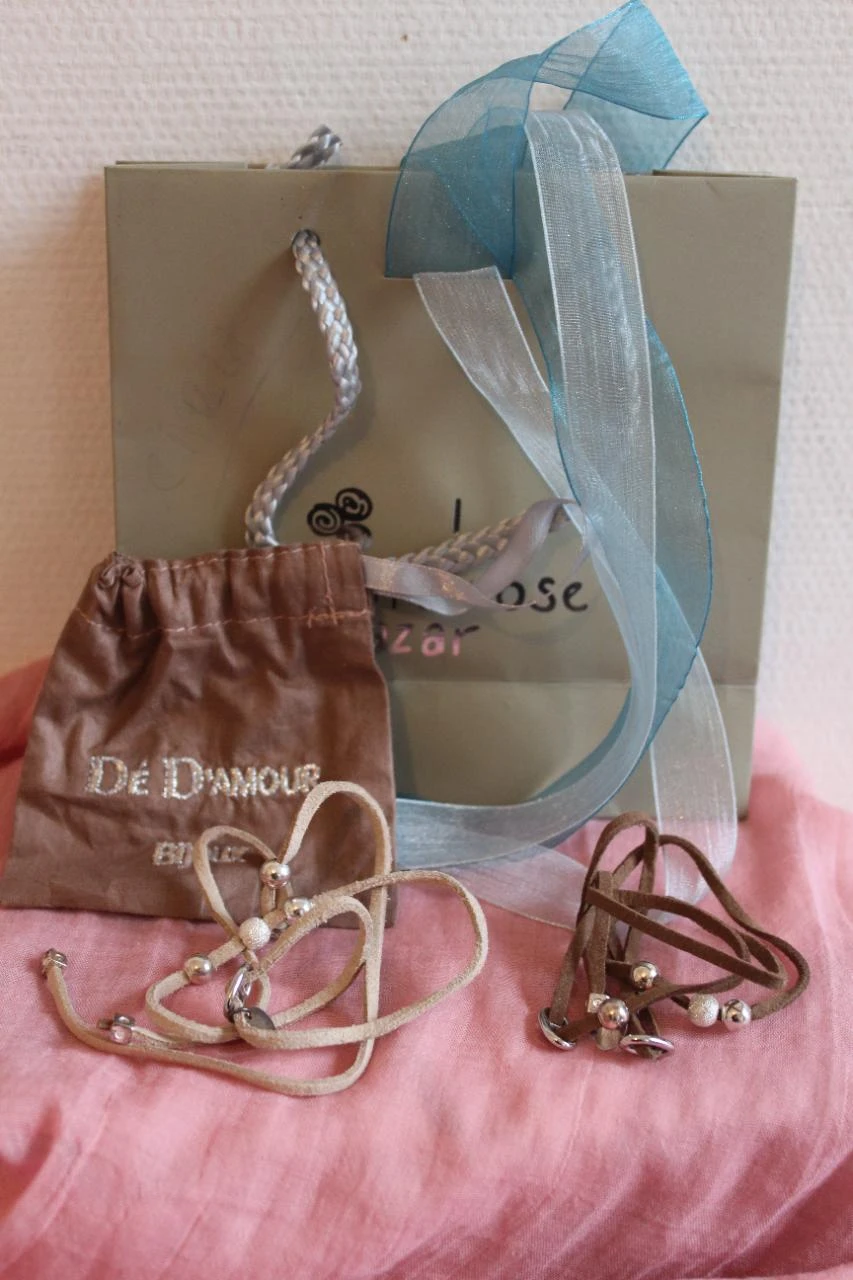 Bracelets avec perles à nouer neufs